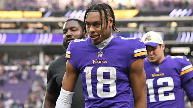 Minnesota Vikings WR Justin Jefferson walks off field after win over New York Jets